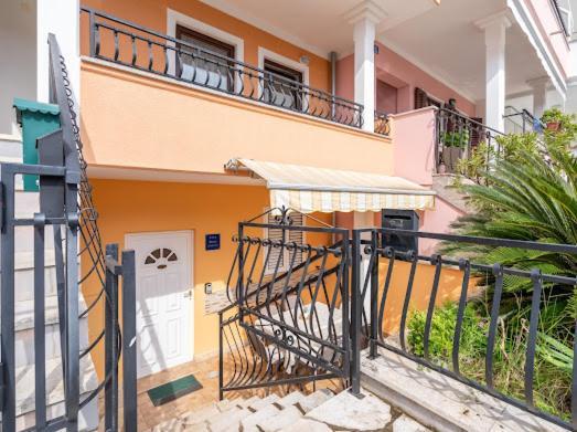 Lola 2 Rovinj Exterior foto